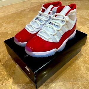 Jordan 11 retro cherry (2022)